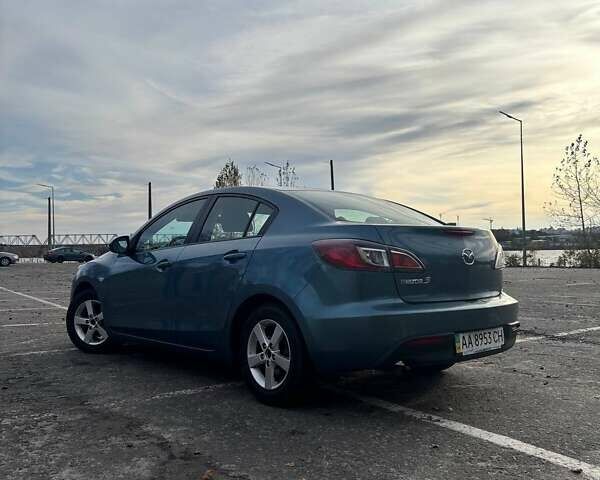 Серый Мазда 3, объемом двигателя 1.6 л и пробегом 247 тыс. км за 6800 $, фото 1 на Automoto.ua