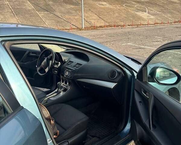 Серый Мазда 3, объемом двигателя 1.6 л и пробегом 247 тыс. км за 6800 $, фото 6 на Automoto.ua