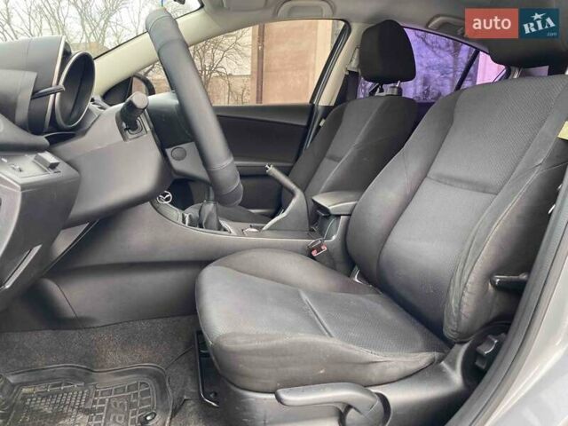 Сірий Мазда 3, об'ємом двигуна 1.6 л та пробігом 189 тис. км за 7300 $, фото 15 на Automoto.ua