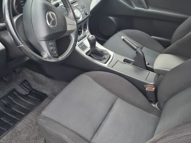 Серый Мазда 3, объемом двигателя 1.5 л и пробегом 53 тыс. км за 7900 $, фото 2 на Automoto.ua