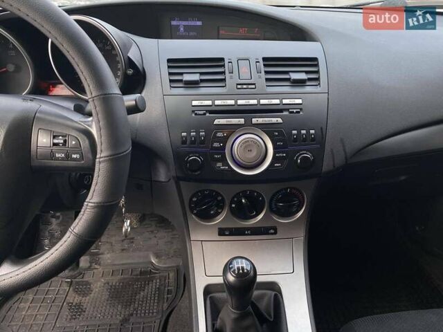 Сірий Мазда 3, об'ємом двигуна 1.6 л та пробігом 189 тис. км за 7300 $, фото 27 на Automoto.ua