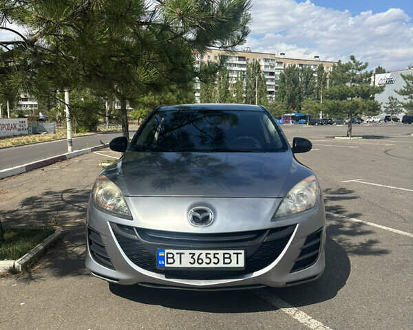 Серый Мазда 3, объемом двигателя 1.6 л и пробегом 188 тыс. км за 6800 $, фото 1 на Automoto.ua