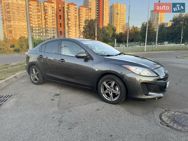 Сірий Мазда 3, об'ємом двигуна 2 л та пробігом 137 тис. км за 7300 $, фото 4 на Automoto.ua