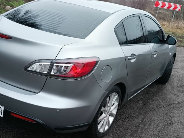 Серый Мазда 3, объемом двигателя 1.6 л и пробегом 240 тыс. км за 6500 $, фото 2 на Automoto.ua