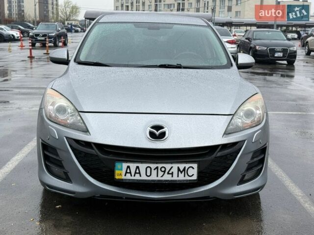 Серый Мазда 3, объемом двигателя 1.6 л и пробегом 130 тыс. км за 8700 $, фото 7 на Automoto.ua