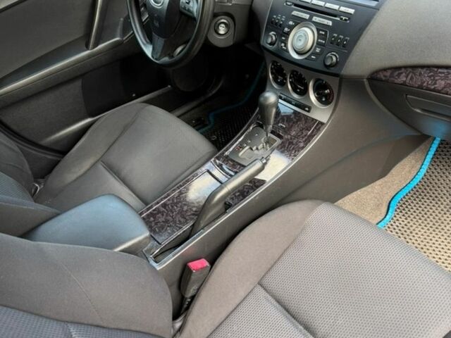 Серый Мазда 3, объемом двигателя 2 л и пробегом 231 тыс. км за 6500 $, фото 8 на Automoto.ua