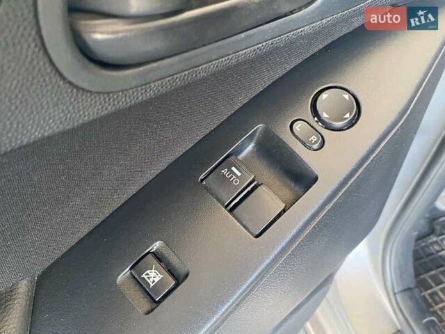 Сірий Мазда 3, об'ємом двигуна 1.6 л та пробігом 187 тис. км за 7300 $, фото 33 на Automoto.ua