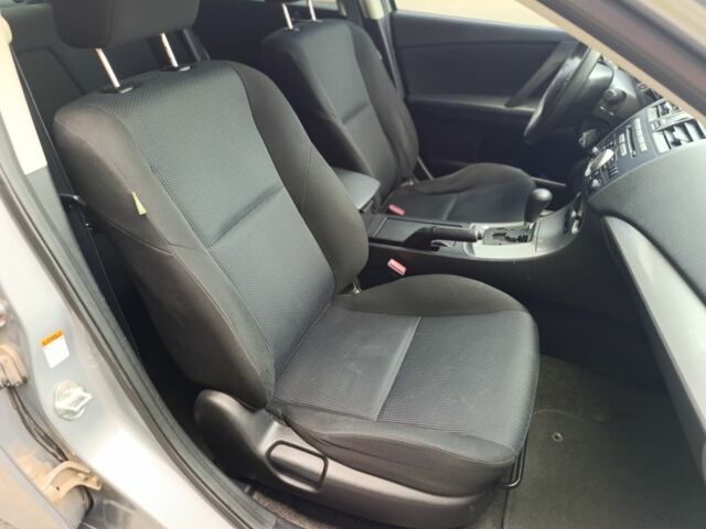 Серый Мазда 3, объемом двигателя 2 л и пробегом 236 тыс. км за 6500 $, фото 11 на Automoto.ua