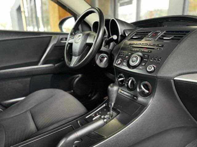 Сірий Мазда 3, об'ємом двигуна 2 л та пробігом 141 тис. км за 7599 $, фото 15 на Automoto.ua