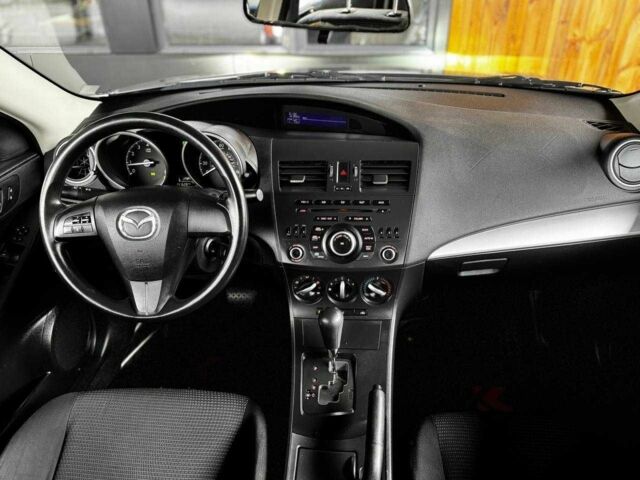 Сірий Мазда 3, об'ємом двигуна 2 л та пробігом 141 тис. км за 7599 $, фото 14 на Automoto.ua