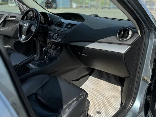 Серый Мазда 3, объемом двигателя 2.5 л и пробегом 223 тыс. км за 8200 $, фото 11 на Automoto.ua