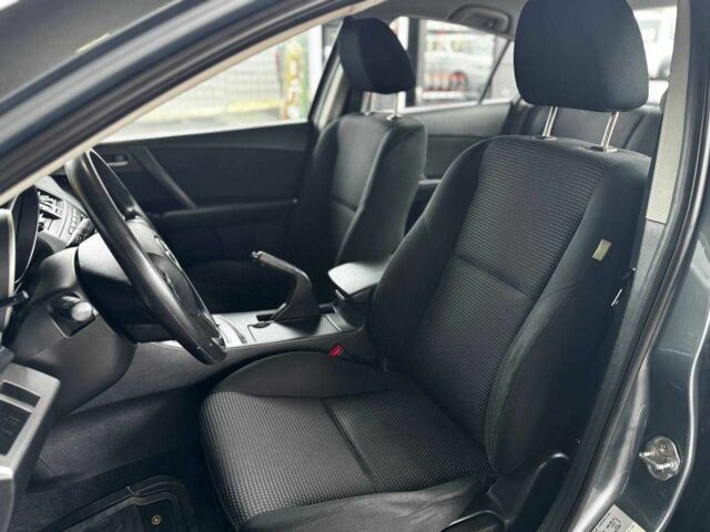 Сірий Мазда 3, об'ємом двигуна 2 л та пробігом 141 тис. км за 7599 $, фото 6 на Automoto.ua