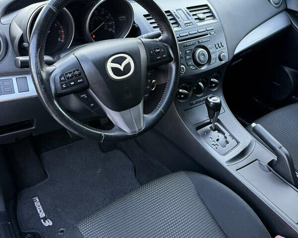 Сірий Мазда 3, об'ємом двигуна 2 л та пробігом 214 тис. км за 7250 $, фото 12 на Automoto.ua