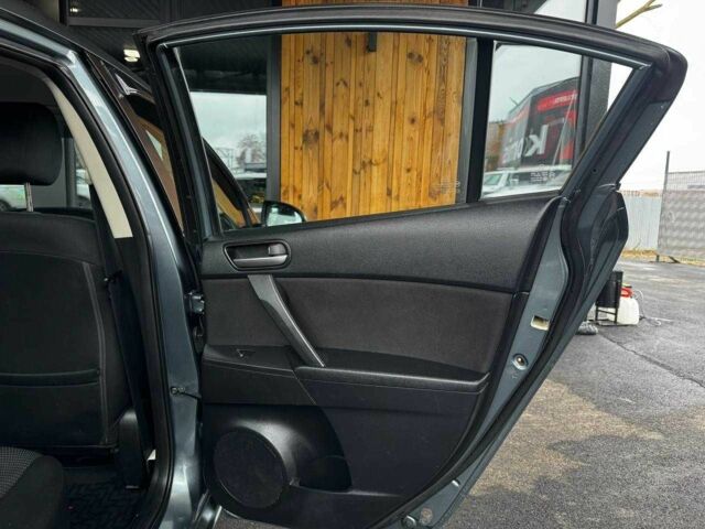 Сірий Мазда 3, об'ємом двигуна 2 л та пробігом 141 тис. км за 7599 $, фото 10 на Automoto.ua