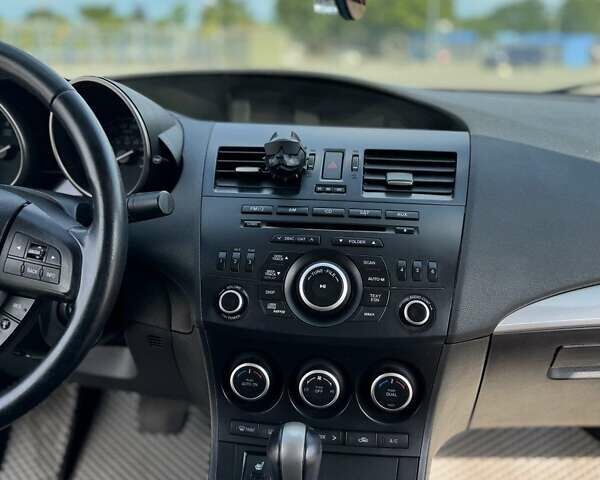 Сірий Мазда 3, об'ємом двигуна 2.49 л та пробігом 220 тис. км за 8800 $, фото 9 на Automoto.ua