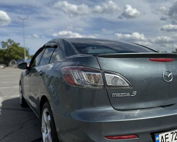 Сірий Мазда 3, об'ємом двигуна 2.49 л та пробігом 220 тис. км за 8800 $, фото 4 на Automoto.ua