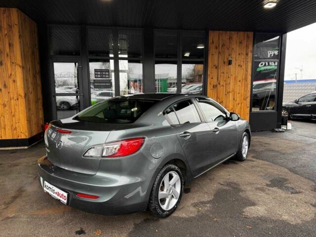 Сірий Мазда 3, об'ємом двигуна 2 л та пробігом 141 тис. км за 7599 $, фото 2 на Automoto.ua