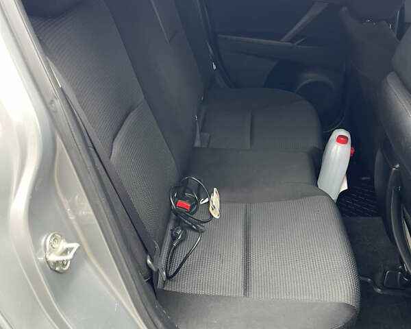 Сірий Мазда 3, об'ємом двигуна 2 л та пробігом 200 тис. км за 8500 $, фото 17 на Automoto.ua