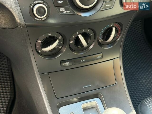 Сірий Мазда 3, об'ємом двигуна 2 л та пробігом 190 тис. км за 6799 $, фото 44 на Automoto.ua