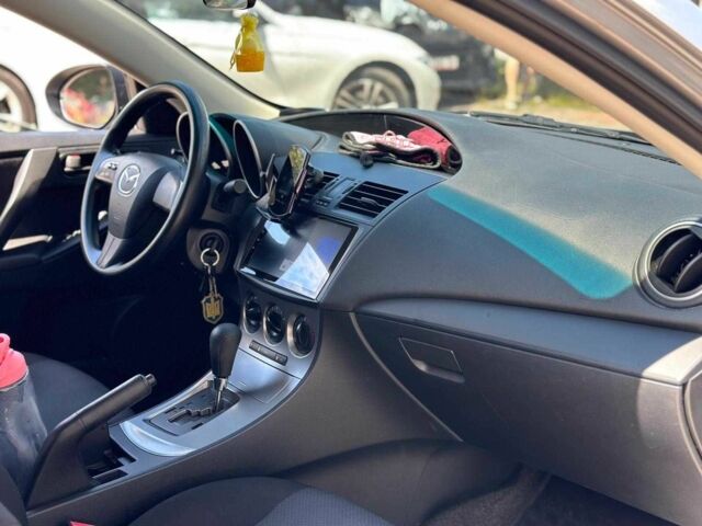 Сірий Мазда 3, об'ємом двигуна 2 л та пробігом 270 тис. км за 6984 $, фото 18 на Automoto.ua