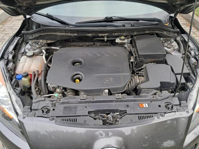 Сірий Мазда 3, об'ємом двигуна 1.6 л та пробігом 159 тис. км за 8808 $, фото 8 на Automoto.ua