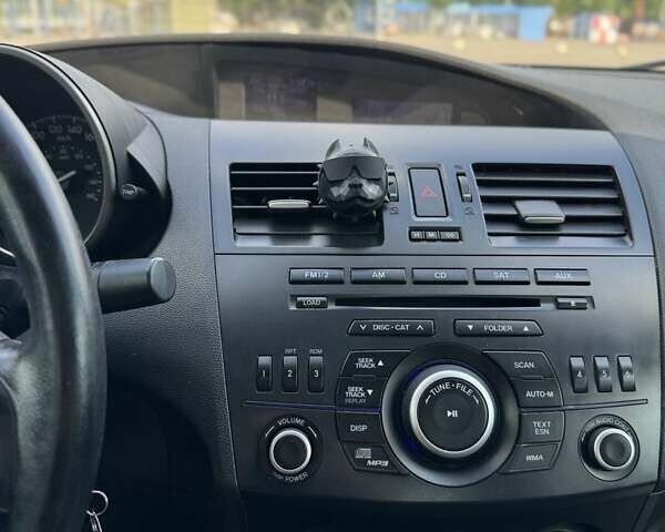 Сірий Мазда 3, об'ємом двигуна 2.49 л та пробігом 220 тис. км за 8800 $, фото 1 на Automoto.ua