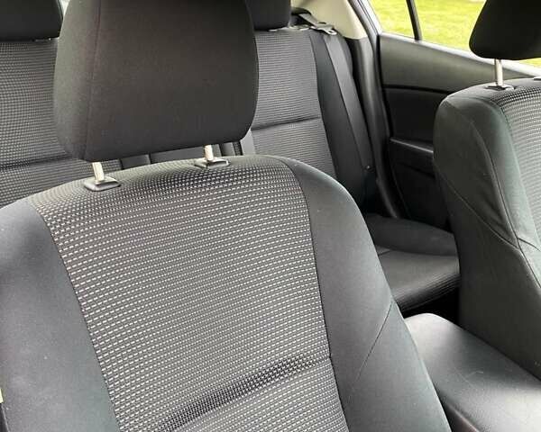Серый Мазда 3, объемом двигателя 2 л и пробегом 232 тыс. км за 7200 $, фото 7 на Automoto.ua