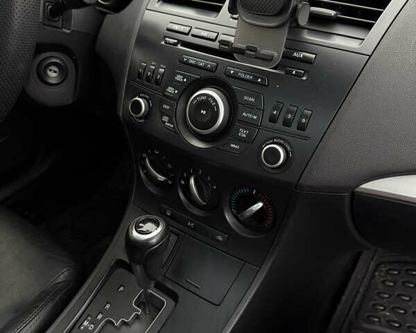 Сірий Мазда 3, об'ємом двигуна 2 л та пробігом 254 тис. км за 8000 $, фото 13 на Automoto.ua