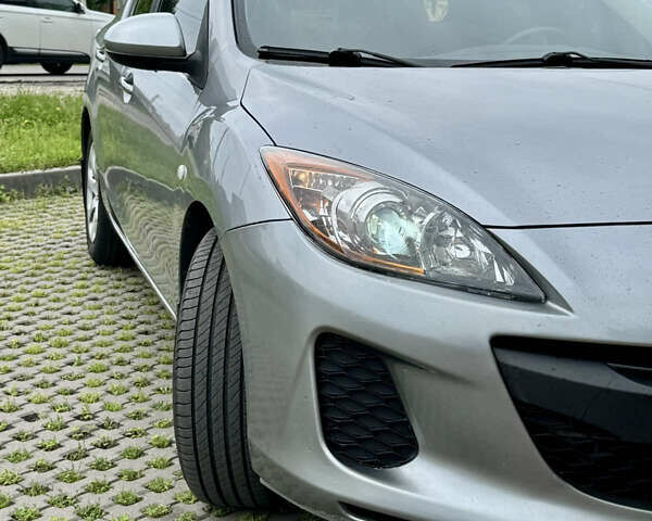 Серый Мазда 3, объемом двигателя 2 л и пробегом 90 тыс. км за 8300 $, фото 1 на Automoto.ua