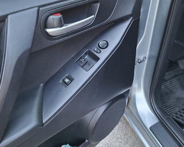 Сірий Мазда 3, об'ємом двигуна 1.6 л та пробігом 160 тис. км за 7700 $, фото 16 на Automoto.ua