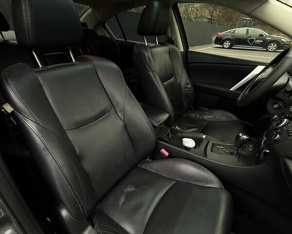 Сірий Мазда 3, об'ємом двигуна 2 л та пробігом 254 тис. км за 8000 $, фото 10 на Automoto.ua