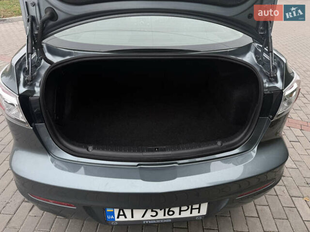 Серый Мазда 3, объемом двигателя 2 л и пробегом 201 тыс. км за 7000 $, фото 24 на Automoto.ua