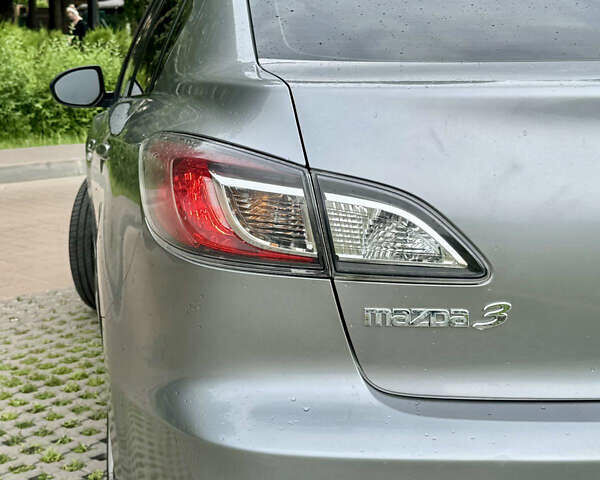 Серый Мазда 3, объемом двигателя 2 л и пробегом 90 тыс. км за 8300 $, фото 33 на Automoto.ua