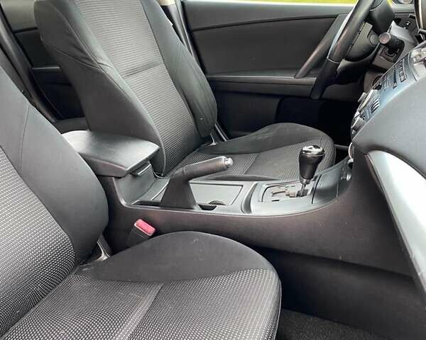 Серый Мазда 3, объемом двигателя 2 л и пробегом 232 тыс. км за 7200 $, фото 9 на Automoto.ua