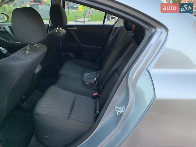 Сірий Мазда 3, об'ємом двигуна 2 л та пробігом 130 тис. км за 7350 $, фото 8 на Automoto.ua