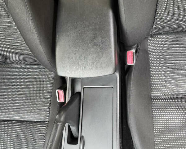 Серый Мазда 3, объемом двигателя 2 л и пробегом 90 тыс. км за 8300 $, фото 22 на Automoto.ua