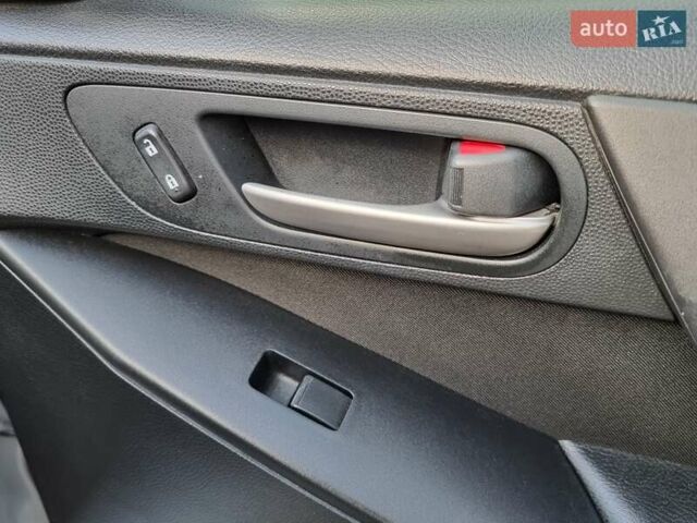 Серый Мазда 3, объемом двигателя 2 л и пробегом 190 тыс. км за 6999 $, фото 47 на Automoto.ua