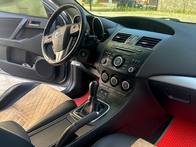 Сірий Мазда 3, об'ємом двигуна 1.6 л та пробігом 189 тис. км за 6800 $, фото 4 на Automoto.ua