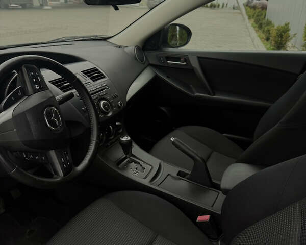 Серый Мазда 3, объемом двигателя 2 л и пробегом 201 тыс. км за 7000 $, фото 35 на Automoto.ua