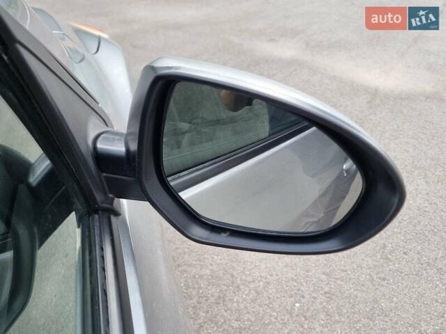 Серый Мазда 3, объемом двигателя 2 л и пробегом 190 тыс. км за 6999 $, фото 34 на Automoto.ua