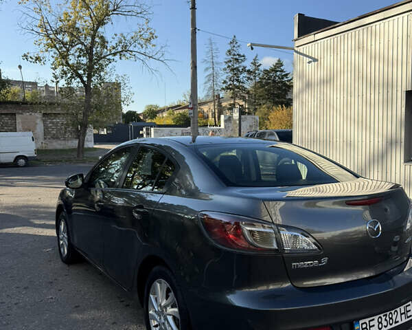 Мазда 3 2012 в Николаеве на Automoto.ua Серый Мазда 3, объемом двигателя 2 л и пробегом 201 тыс. км за 8000 $, фото 5 на Automoto.ua