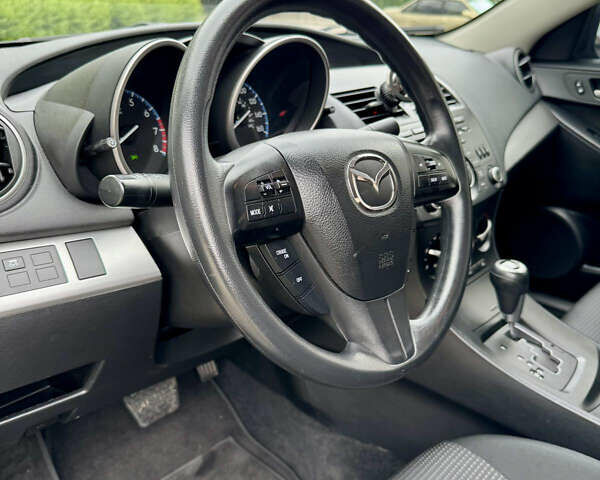 Серый Мазда 3, объемом двигателя 2 л и пробегом 90 тыс. км за 8300 $, фото 12 на Automoto.ua