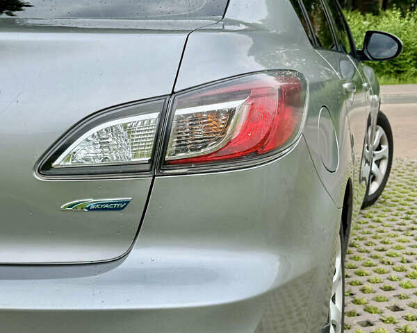 Серый Мазда 3, объемом двигателя 2 л и пробегом 90 тыс. км за 8300 $, фото 2 на Automoto.ua