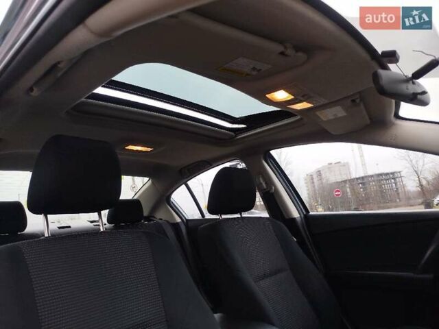 Серый Мазда 3, объемом двигателя 2 л и пробегом 232 тыс. км за 7799 $, фото 45 на Automoto.ua