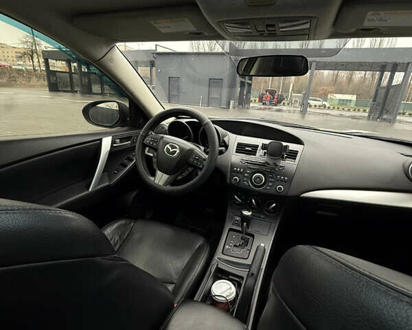 Сірий Мазда 3, об'ємом двигуна 2 л та пробігом 254 тис. км за 8000 $, фото 7 на Automoto.ua