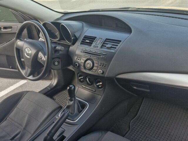 Сірий Мазда 3, об'ємом двигуна 1.6 л та пробігом 130 тис. км за 7900 $, фото 6 на Automoto.ua