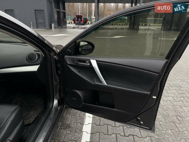 Сірий Мазда 3, об'ємом двигуна 2 л та пробігом 254 тис. км за 8000 $, фото 11 на Automoto.ua