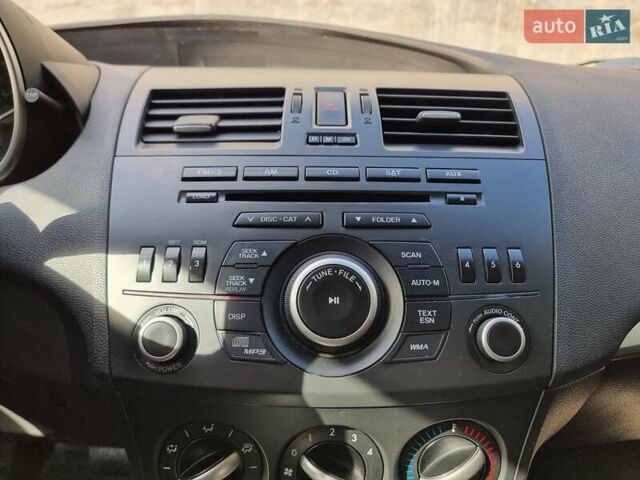 Серый Мазда 3, объемом двигателя 2 л и пробегом 190 тыс. км за 6999 $, фото 53 на Automoto.ua