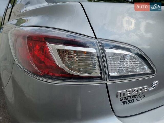 Серый Мазда 3, объемом двигателя 2 л и пробегом 190 тыс. км за 6999 $, фото 31 на Automoto.ua