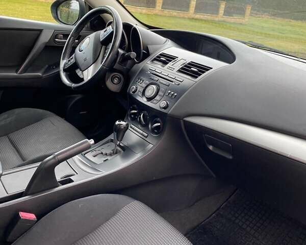 Серый Мазда 3, объемом двигателя 2 л и пробегом 232 тыс. км за 7200 $, фото 6 на Automoto.ua